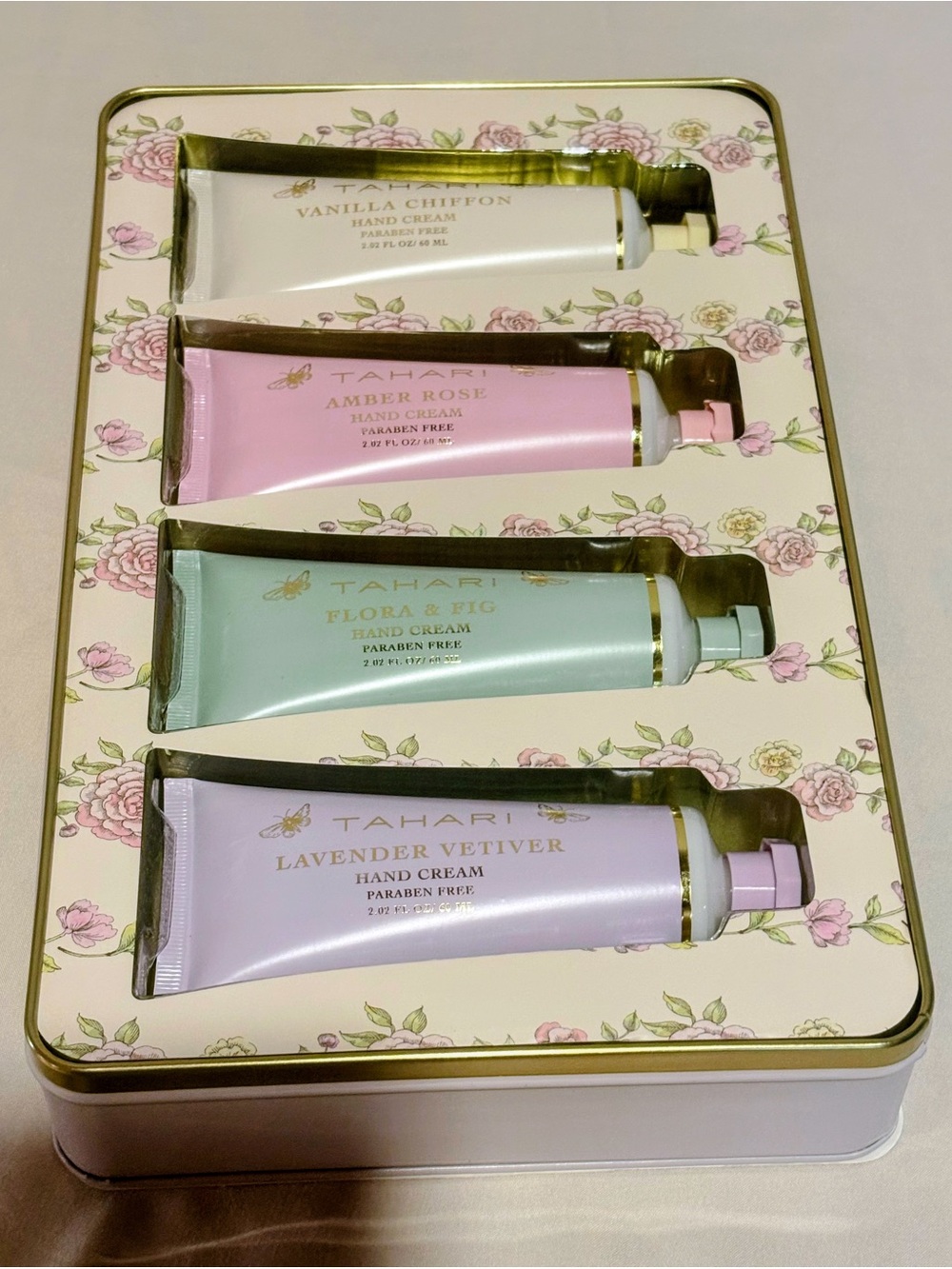Tahari 4pc Hand Cream Set w/Tin - Picture 4 of 6